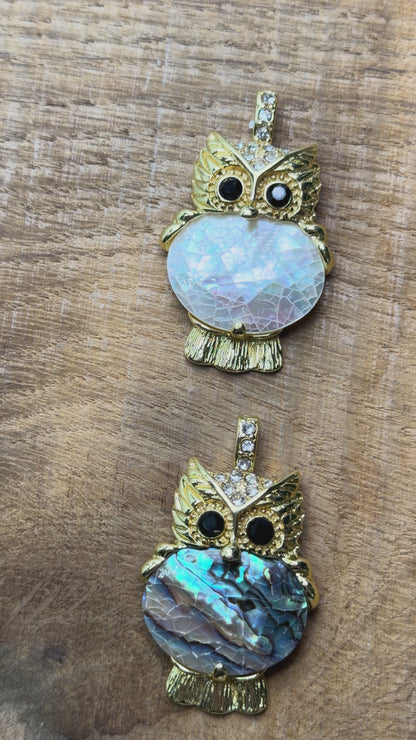 Pendentif petit hibou 2.5 x 4 cm nacre/ormeau