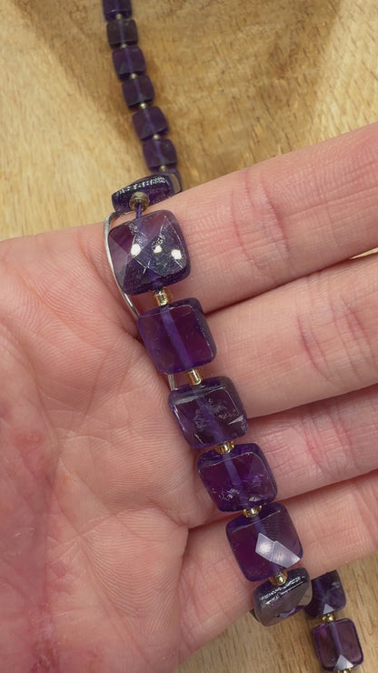 Fil de perles carrés facettés 10 mm (9 pierres disponible)