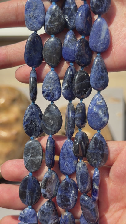 Fil de perle forme libre Sodalite 15x21 mm (référence 112)