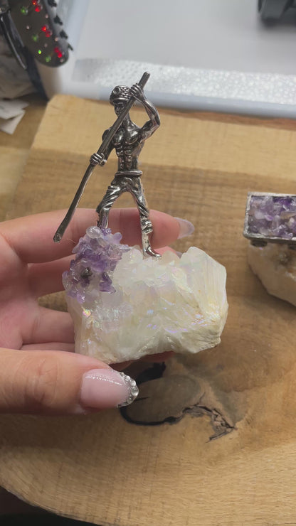 Figurine mineur avec Cristal Aqua Aura & améthyste