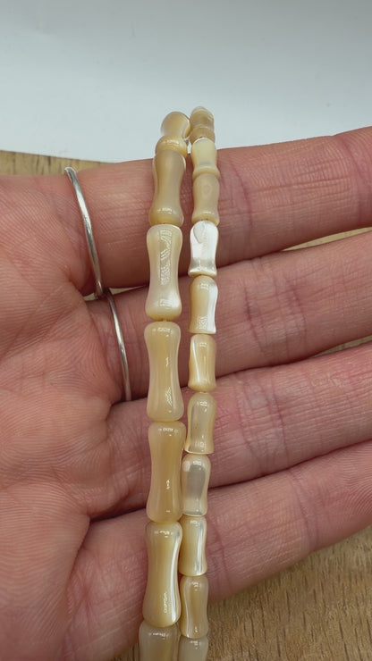 Fil de nacre dorée forme os (2 tailles disponible)