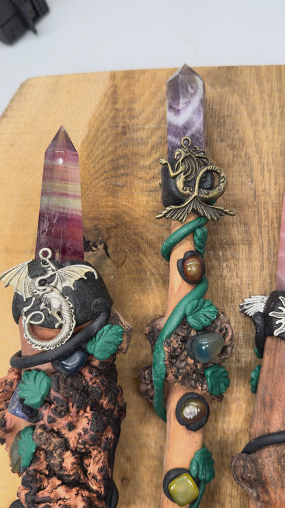 Baguette magique artisanale en bois, pierre naturelle pour rituel & méditation 35-40 cm à l’unité