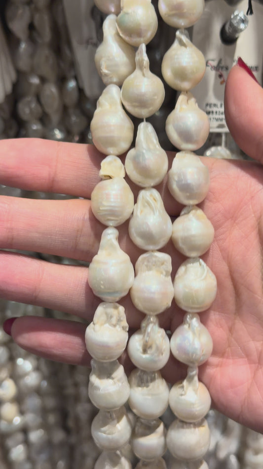 Fil de perle d’eau douce 12-16 mm [108]