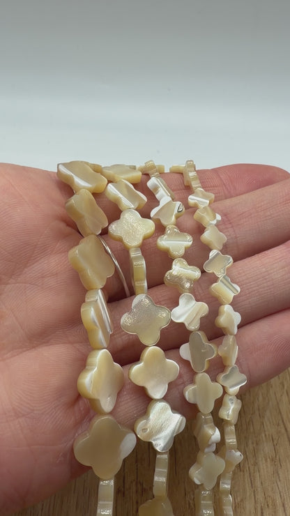 Fil de perle nacre dorée — Trèfles