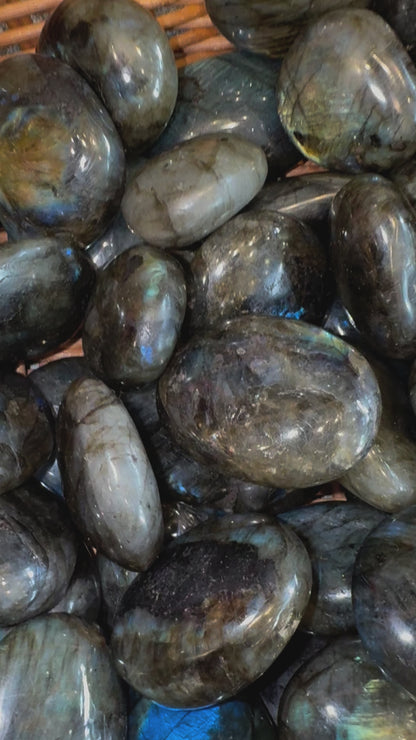 Labradorite Pebble per kg