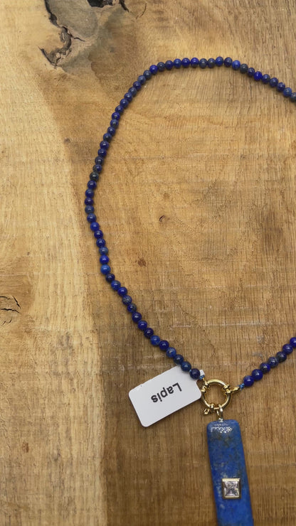 Pendentif en lapis avec pierre Zircon couleur aléatoire (11 formes disponible)