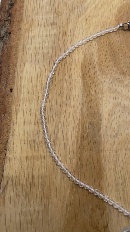 Collier facetté avec pendentif Cristal de roche forme cœur acier inoxydable argenté