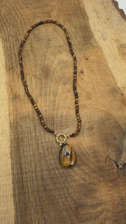 Collier/Pendentif en Œil de Tigre avec pierre Zircon couleur aléatoire (9 formes disponible)